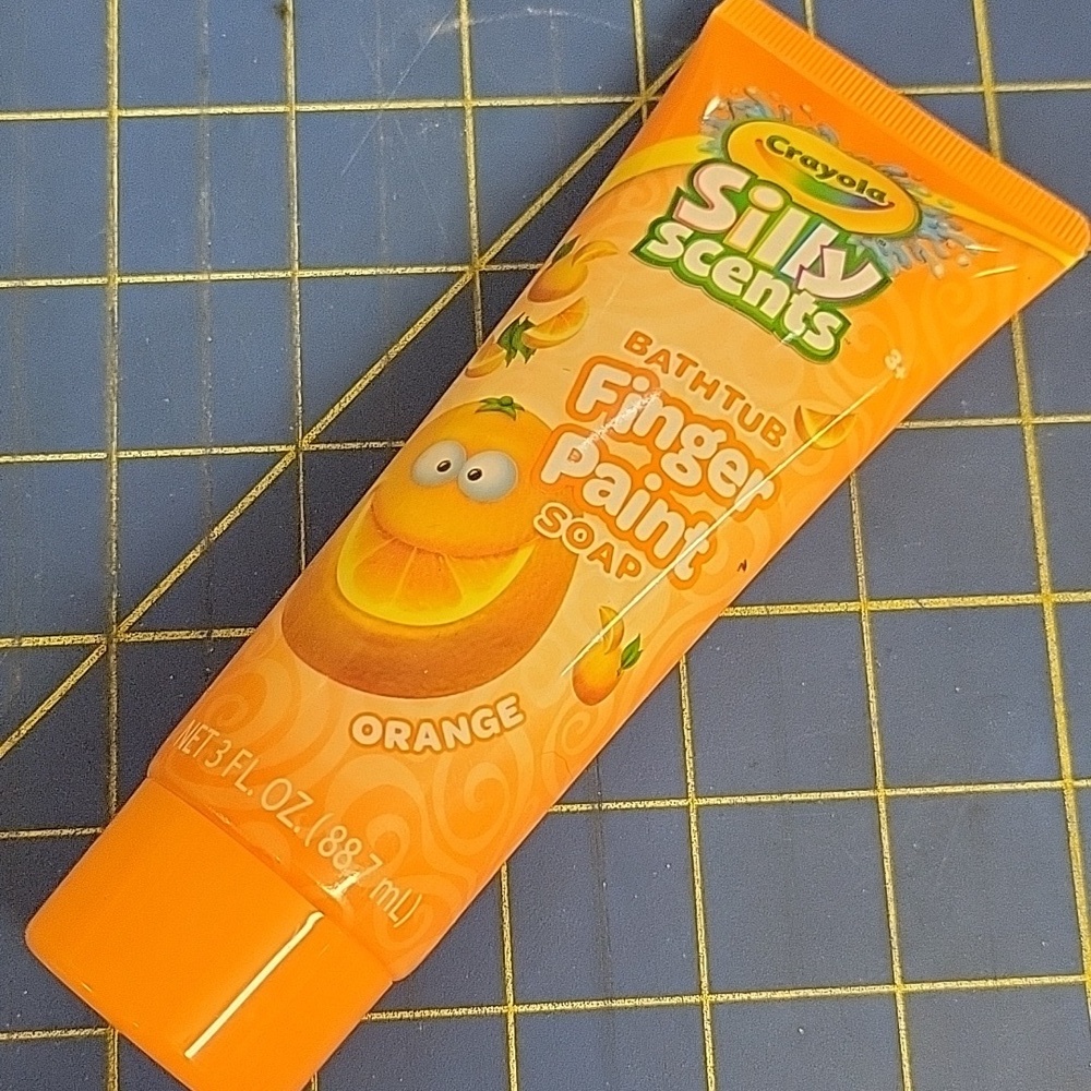 Bundle of 5 Crayola Silly Scents Bathtub Finger Paint Soap Apple Orange Marshmal - Picture 2 of 4